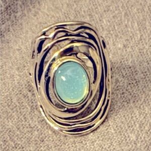 Moonstone costume jewelry ring. Size 6